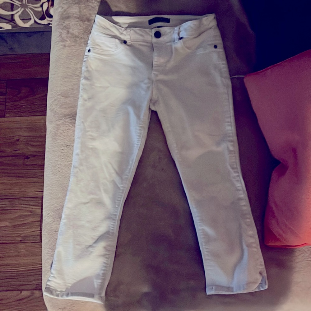 White denim capris. No stains or rips